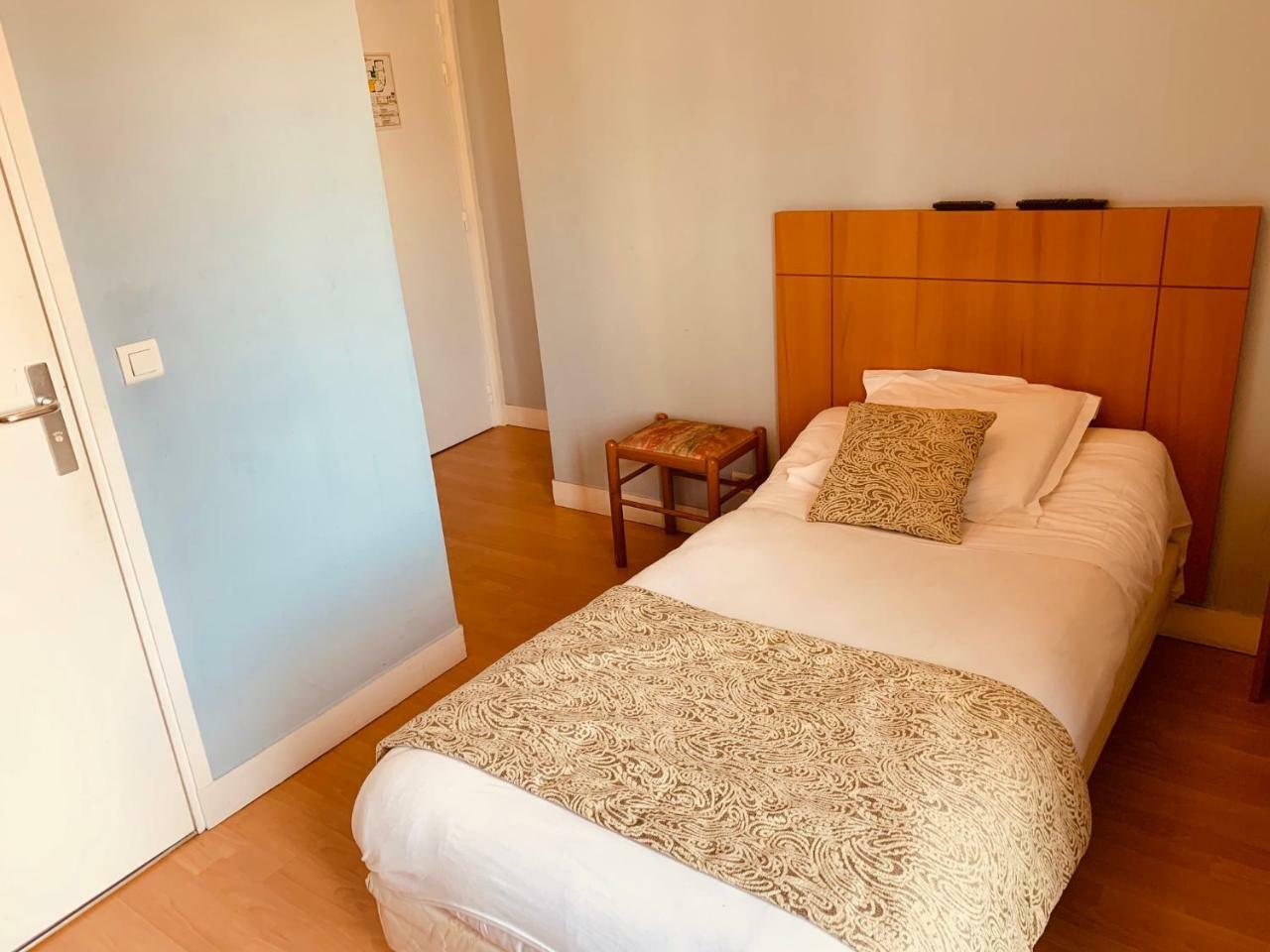 Le Val D'Or & Le Theatre Hotel Suresnes Kültér fotó